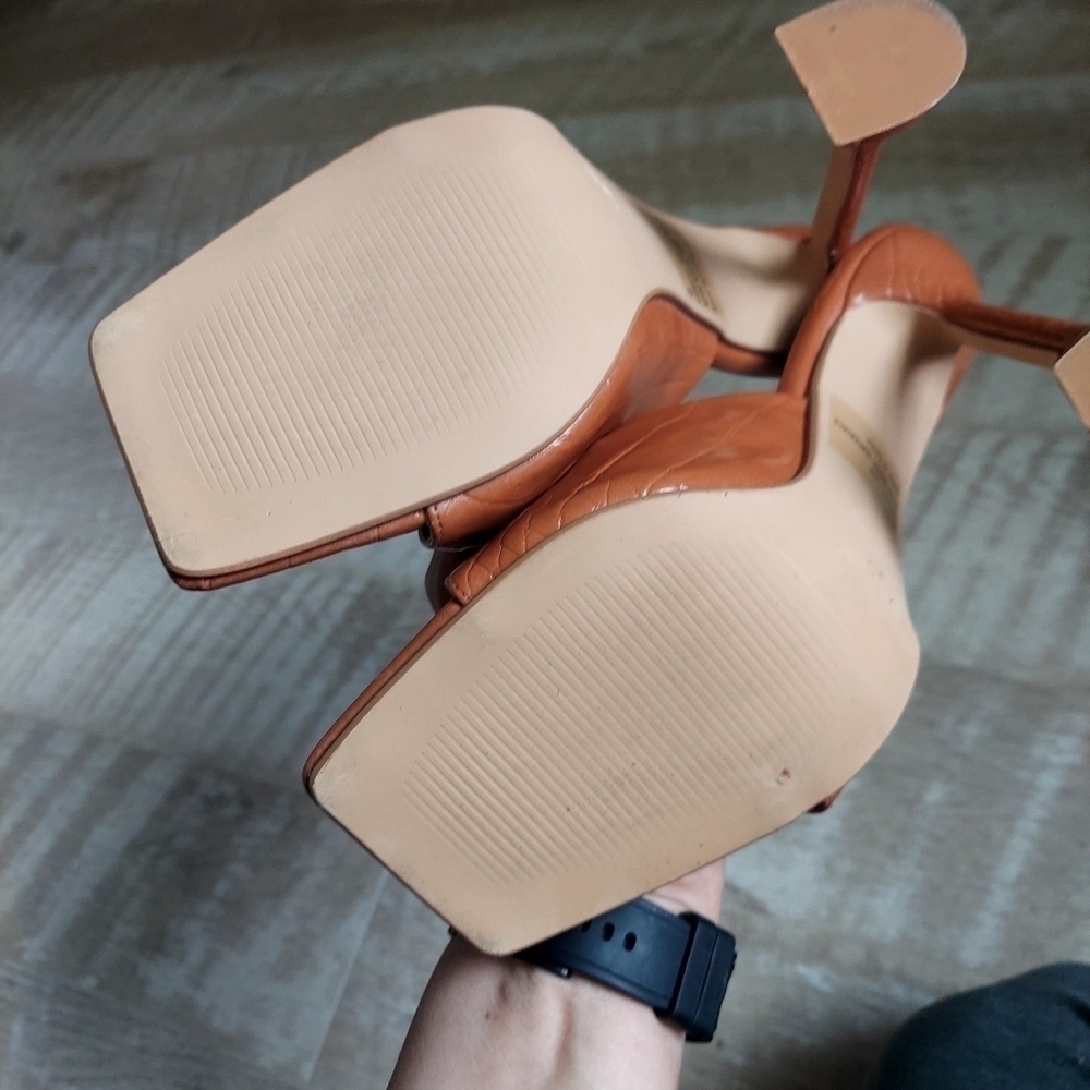 EGO Faux Leather Sculptured Heel Mule - Picture 14 of 16